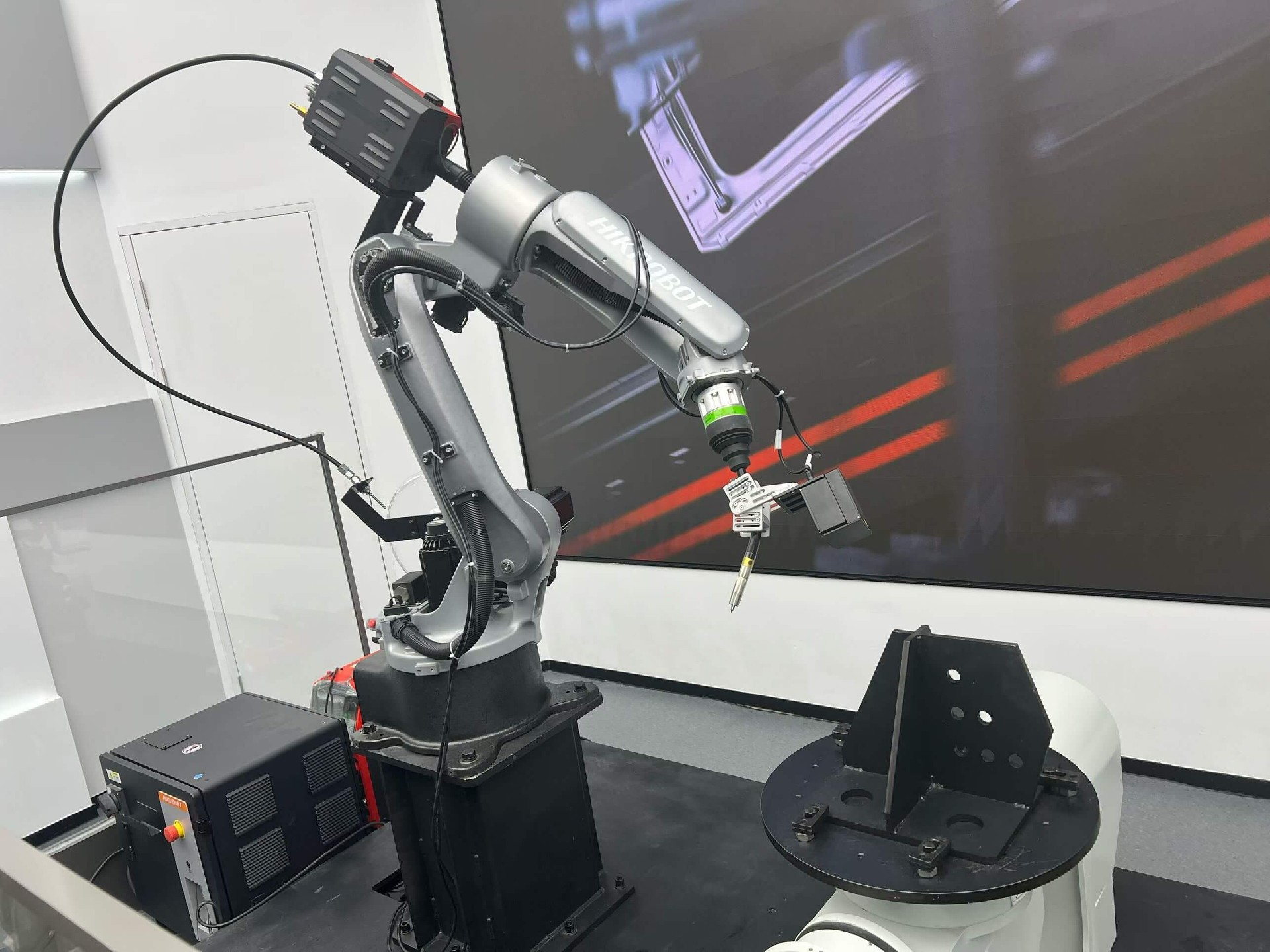 유통업체 이상: Hikrobot 본사에서 글로벌 고객을 위한 전문가 공장 교육을 촉진합니다.2